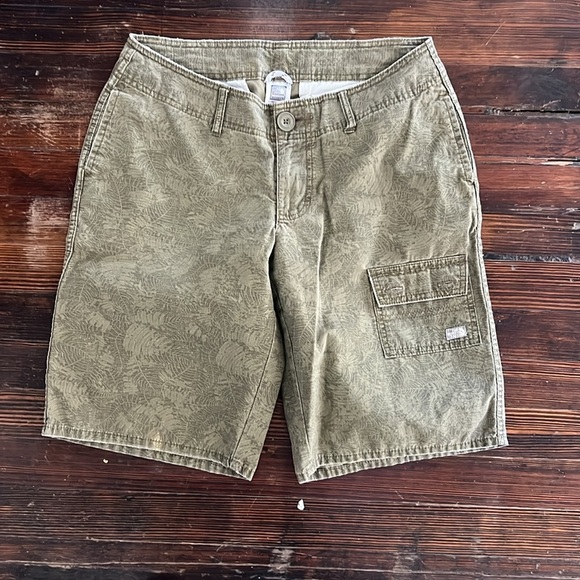 The North Face Women’s Pattern Cargo Shorts Size 8L - Picture 2 of 5